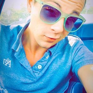 Meet your Posher, Travis